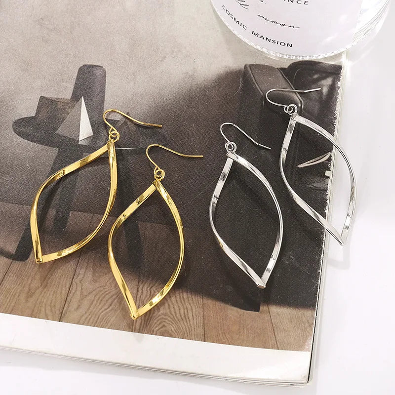Minimalist Statement Earrings – Gold & Silver