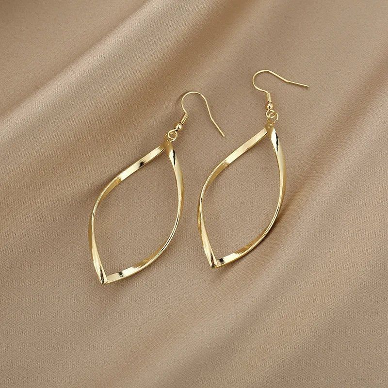 Minimalist Statement Earrings – Gold & Silver