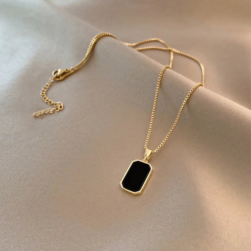Minimalist Necklace – Black Square Pendant