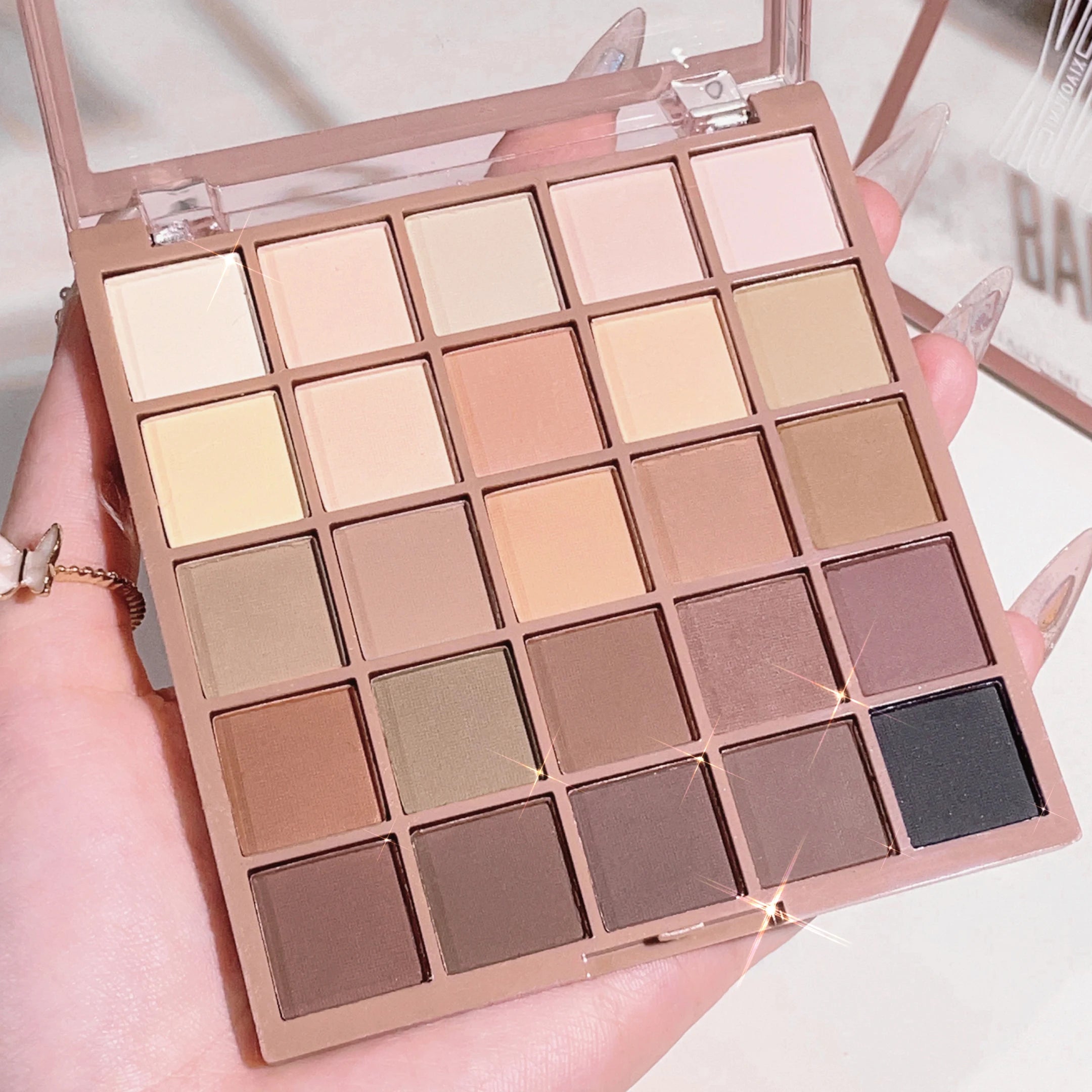 25 Shades Eyeshadow Palette – Matte & Shimmer Nudes