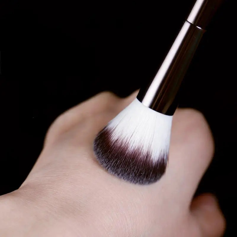 Professional Dual-Ended Makeup Brush – Powder & Blush, Metal Handle