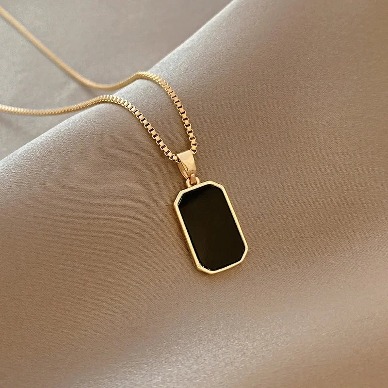 Minimalist Necklace – Black Square Pendant